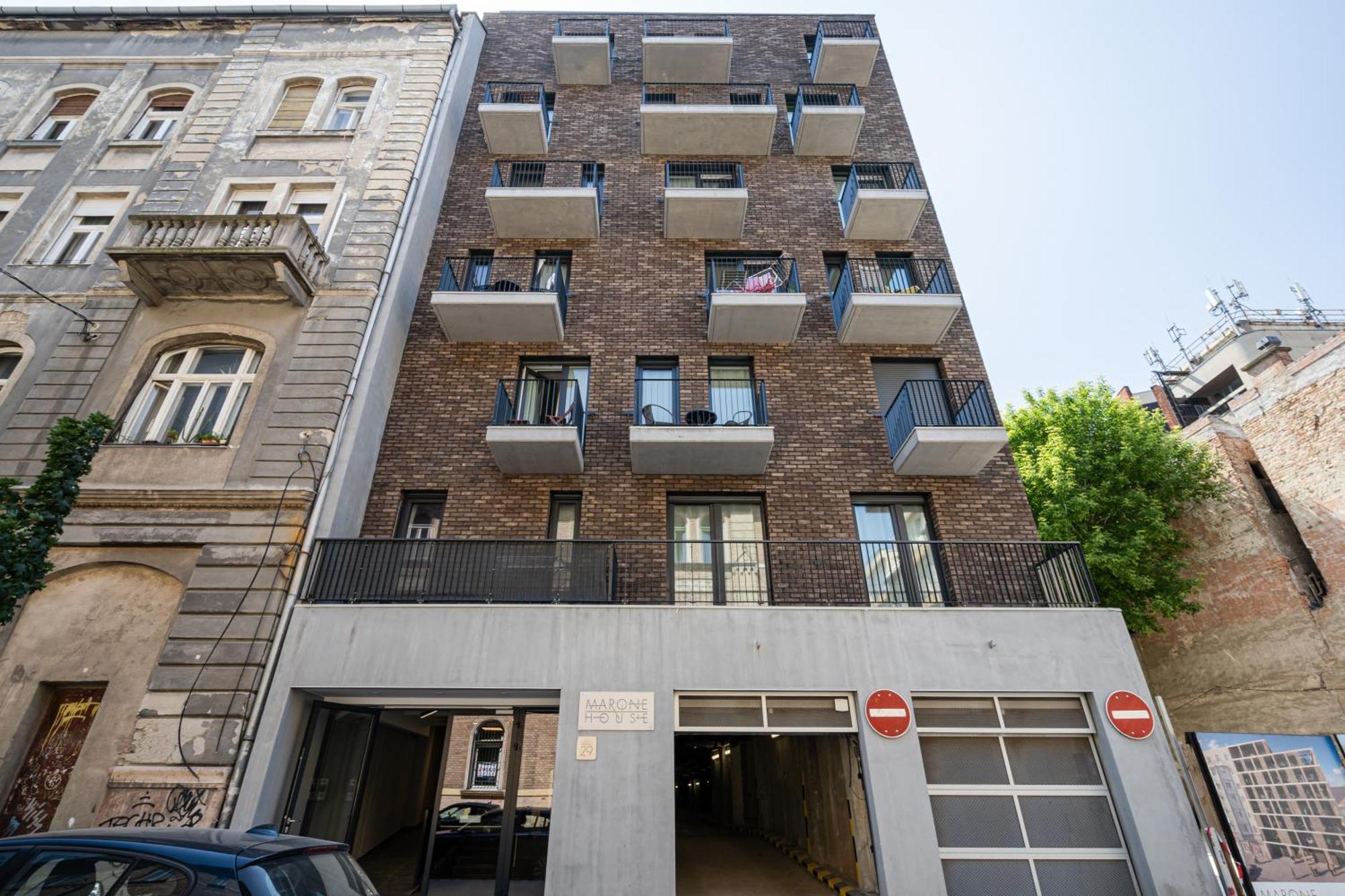 Peter Apartment With Terrace Budapest Eksteriør bilde