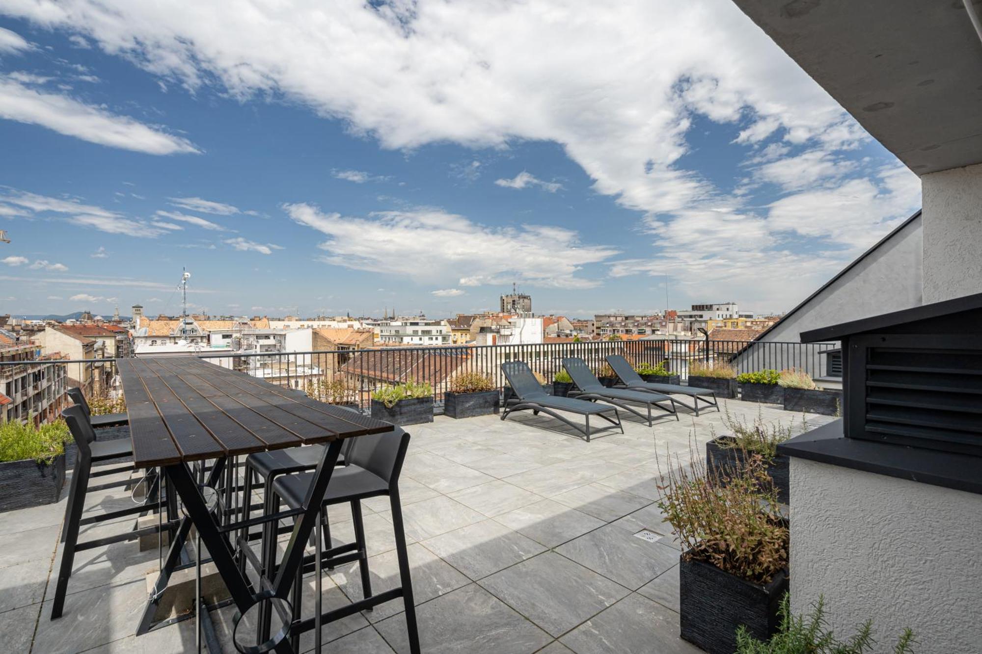 Peter Apartment With Terrace Budapest Eksteriør bilde